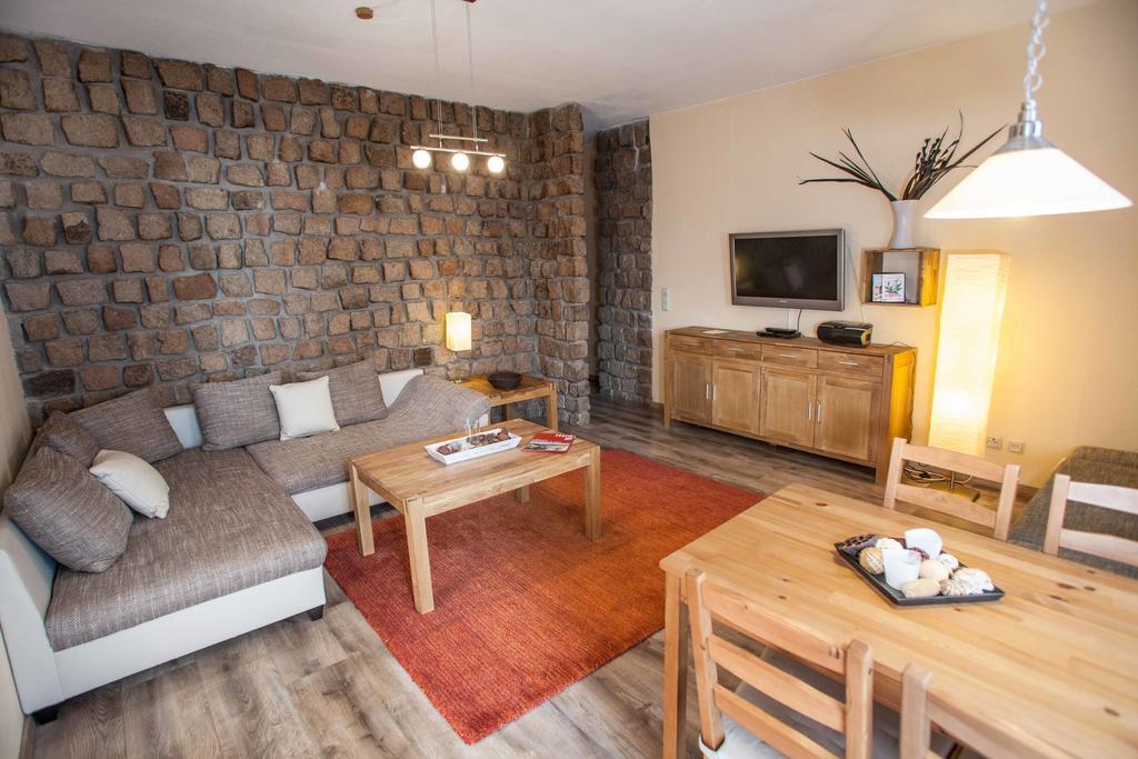 לאנגלסהיים Hotel Im Tannengrund מראה חיצוני תמונה