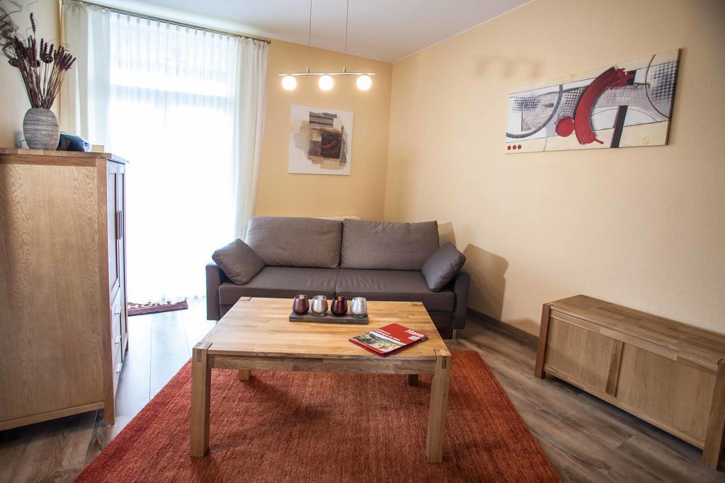 לאנגלסהיים Hotel Im Tannengrund מראה חיצוני תמונה