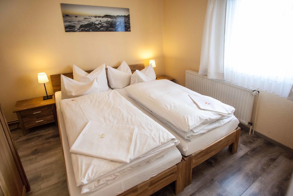 לאנגלסהיים Hotel Im Tannengrund מראה חיצוני תמונה