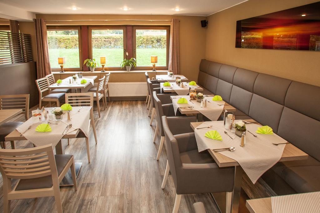לאנגלסהיים Hotel Im Tannengrund מראה חיצוני תמונה