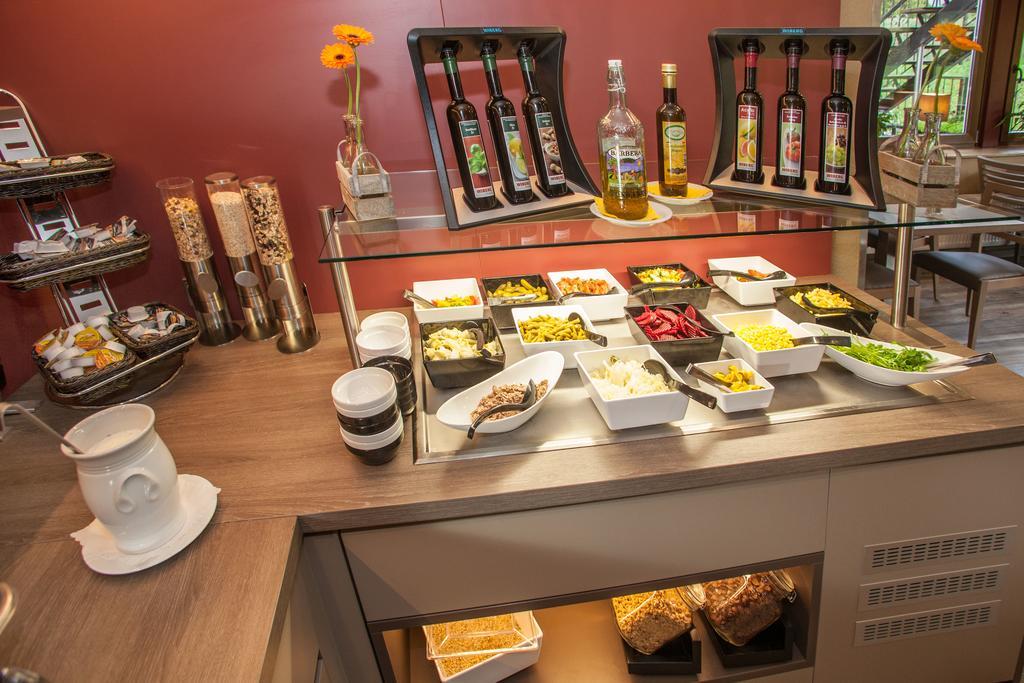 לאנגלסהיים Hotel Im Tannengrund מראה חיצוני תמונה