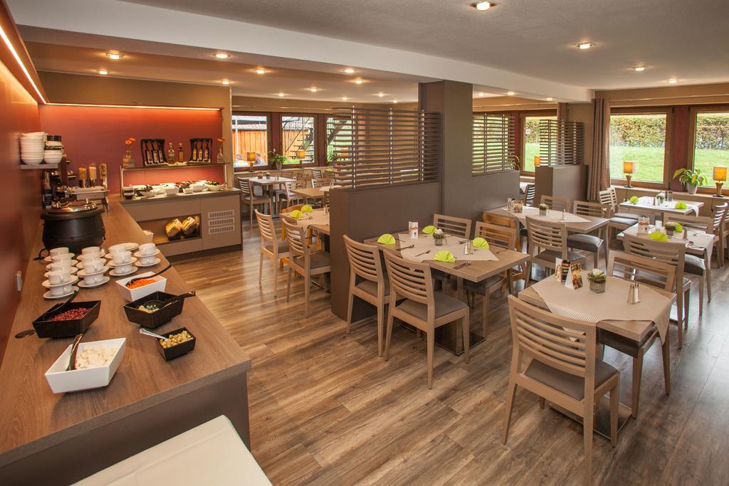 לאנגלסהיים Hotel Im Tannengrund מראה חיצוני תמונה