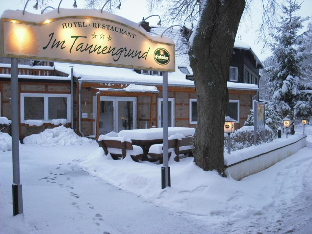 לאנגלסהיים Hotel Im Tannengrund מראה חיצוני תמונה
